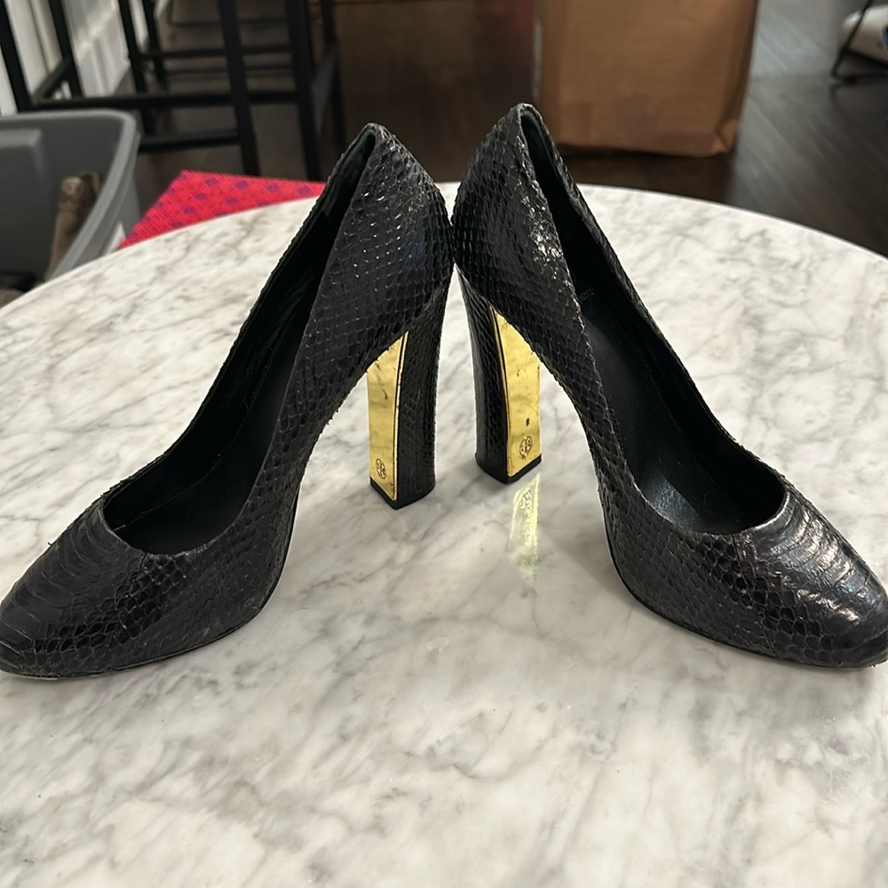 Tory Burch Gold Block Heels-Size 6.5